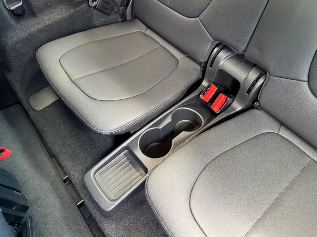 BMW 2 Series Gran Tourer Luxury Black #26