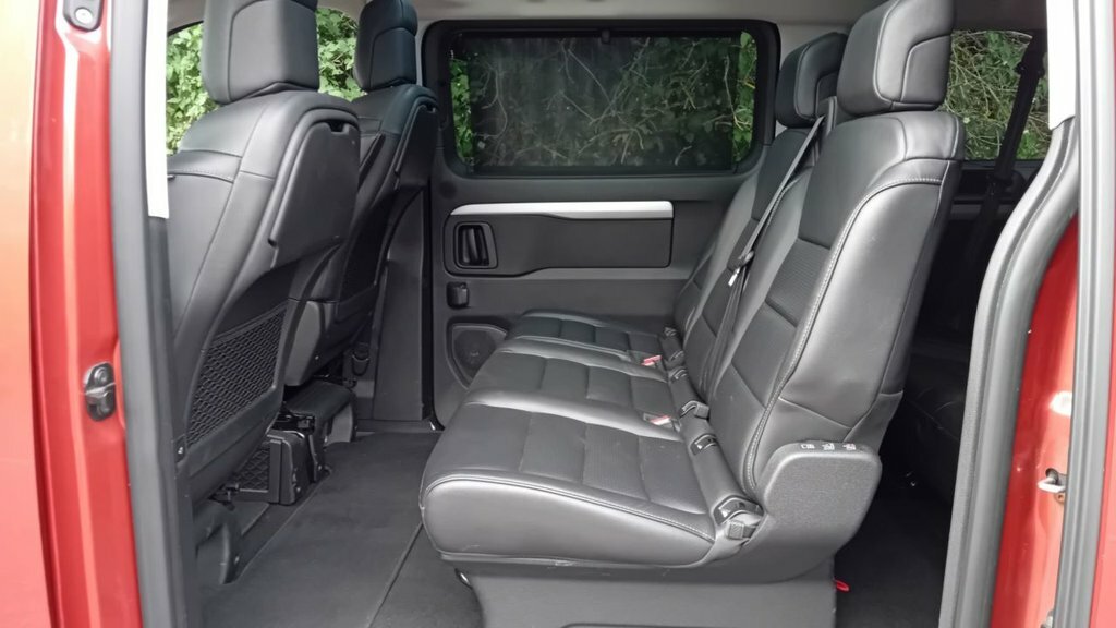 Vauxhall Vivaro 2L Elite L Red #3