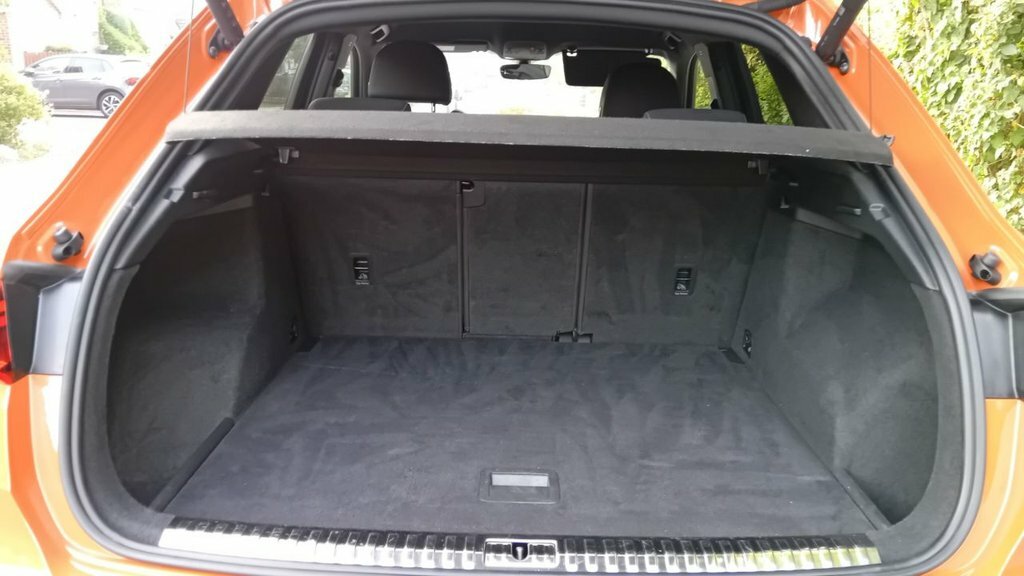 Audi Q3 1.5L Black Edition NL21VDG Orange #4
