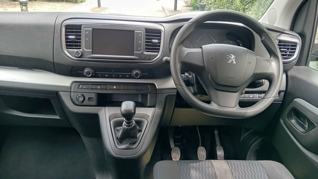 Peugeot Traveller 1.5L Active Black #2