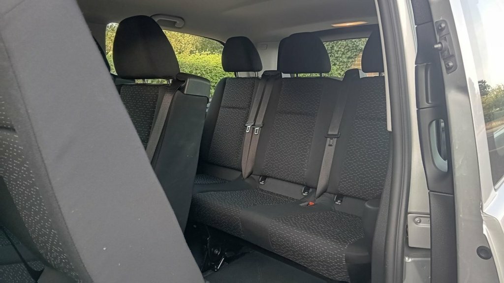 Mercedes-Benz eVito Minibus Silver #5