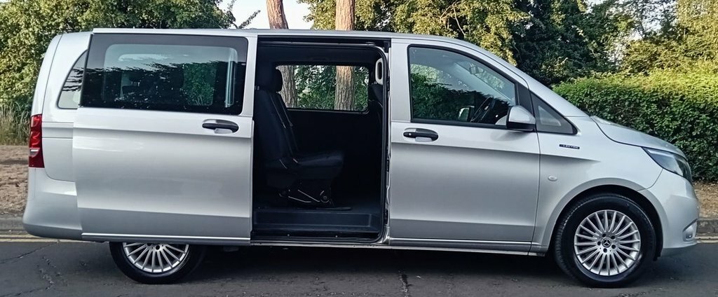Mercedes-Benz eVito Evito Progressive White #11