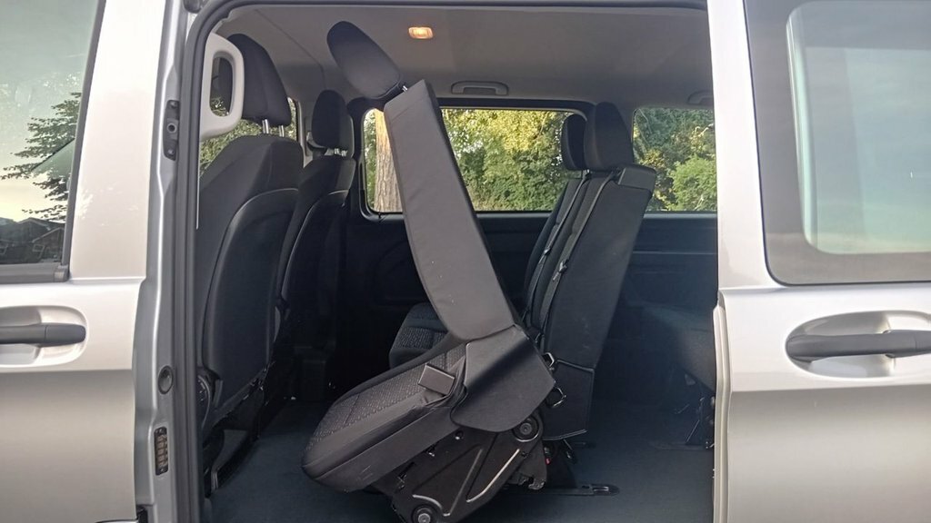Mercedes-Benz eVito Minibus Silver #4