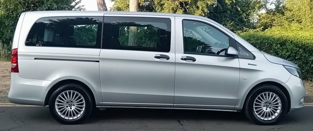 Mercedes-Benz eVito Evito Progressive White #9