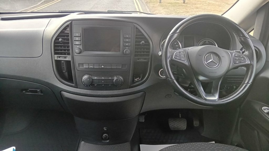 Mercedes-Benz eVito Evito Progressive White #17