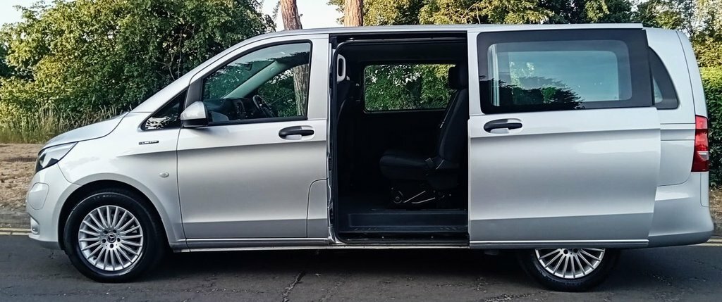 Mercedes-Benz eVito Evito Progressive White #10