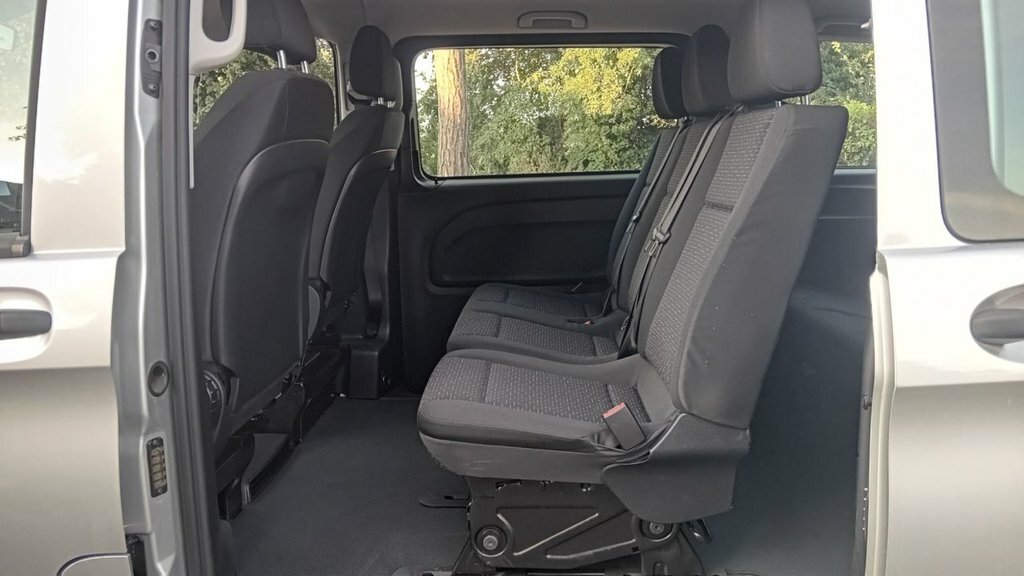 Mercedes-Benz eVito Minibus Silver #3