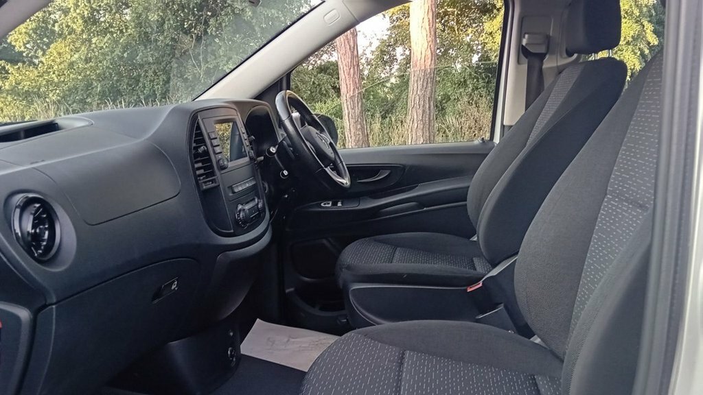 Mercedes-Benz eVito Evito Progressive White #18