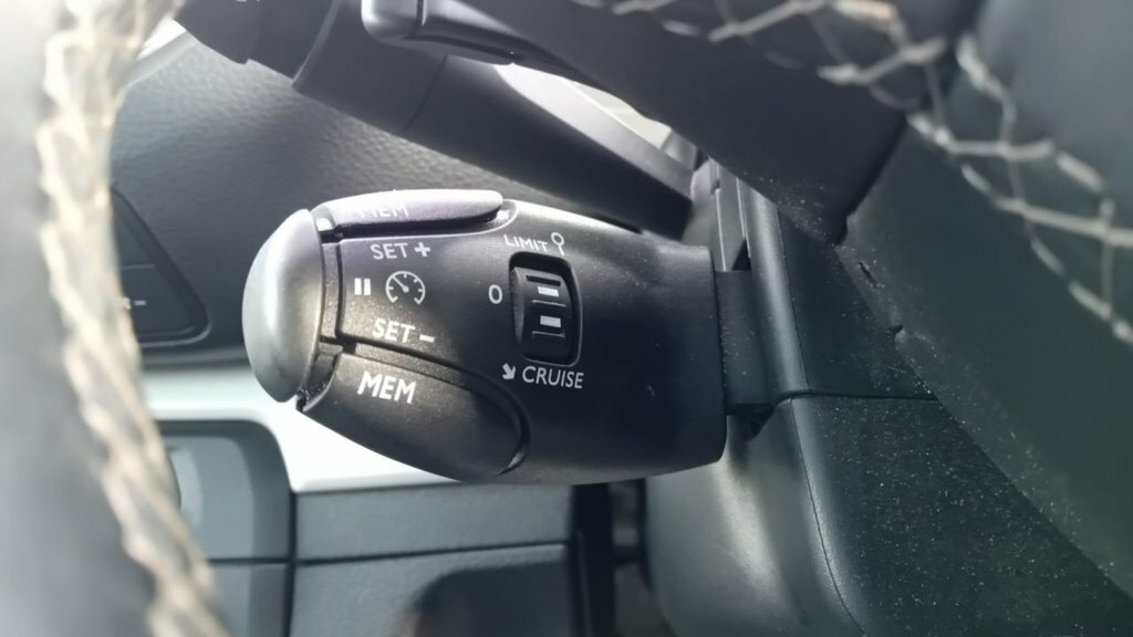 Peugeot Traveller Allure Grey #40
