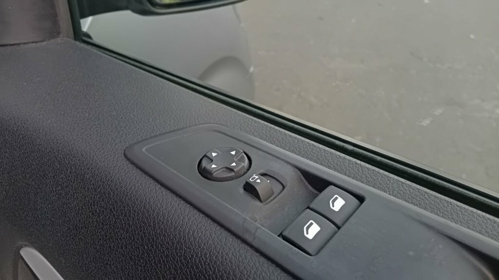 Peugeot Traveller Allure Grey #35