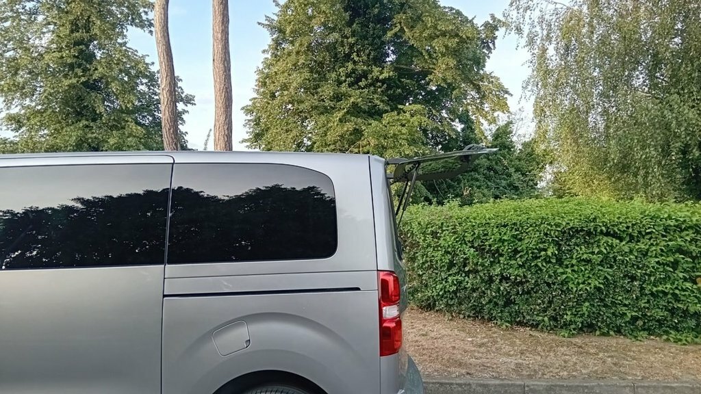 Peugeot Traveller Allure Grey #16