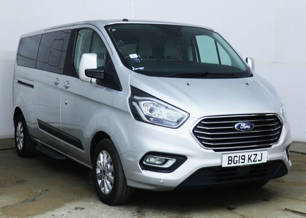 Ford Tourneo Custom 2L Zetec Silver