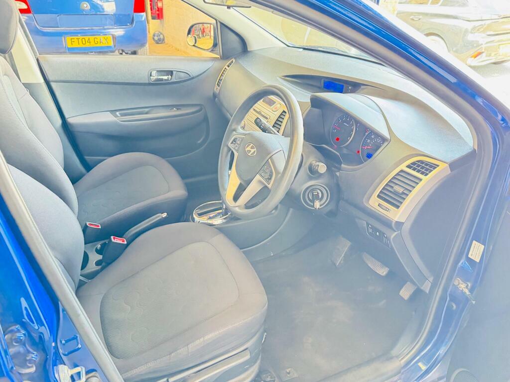 Hyundai I20 Comfort Red #10