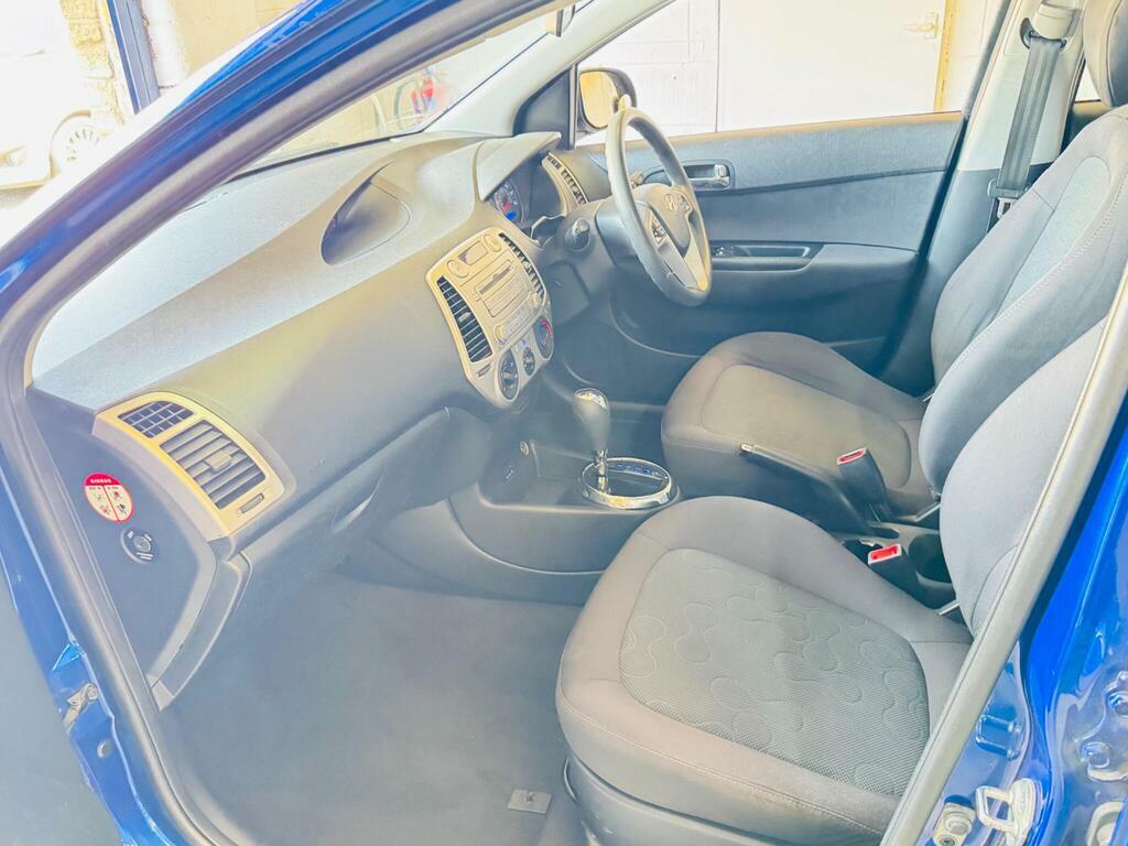 Hyundai I20 Comfort Red #12