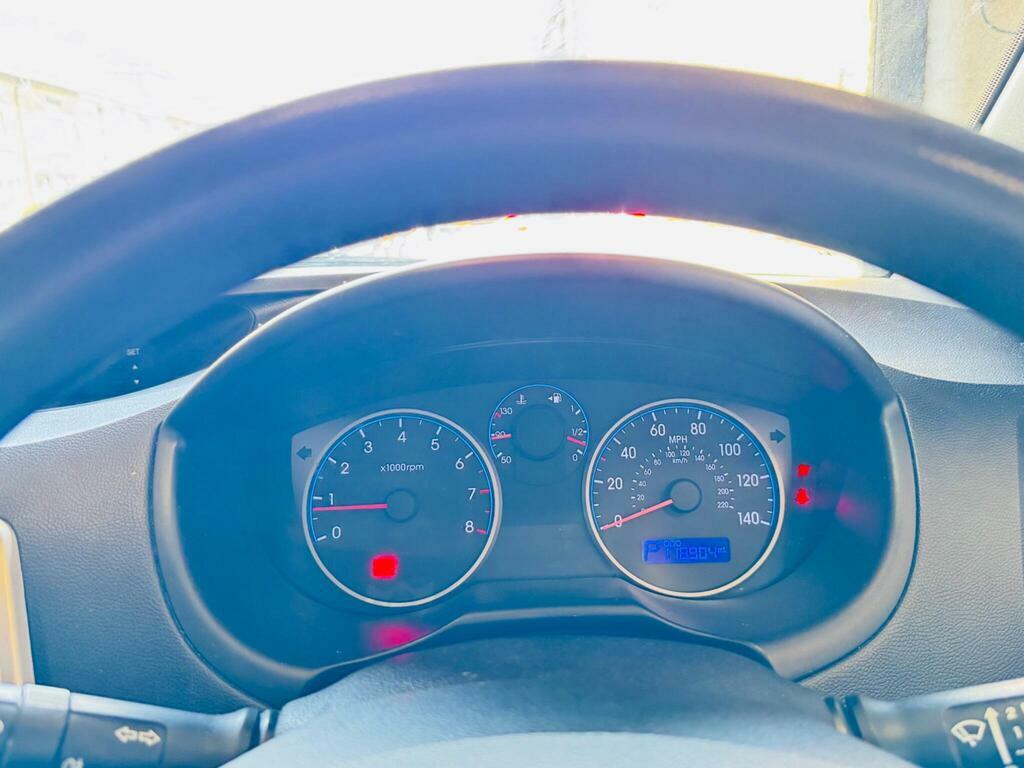 Hyundai I20 Comfort Red #9