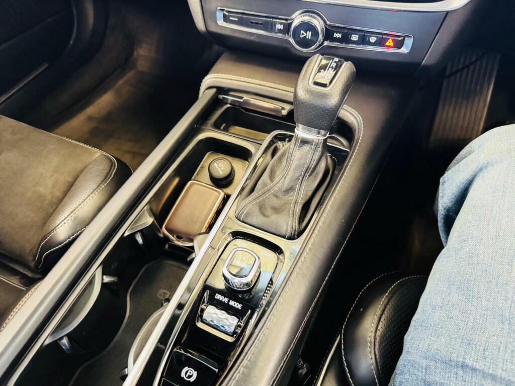 Volvo S90 D4 R-design Black #24