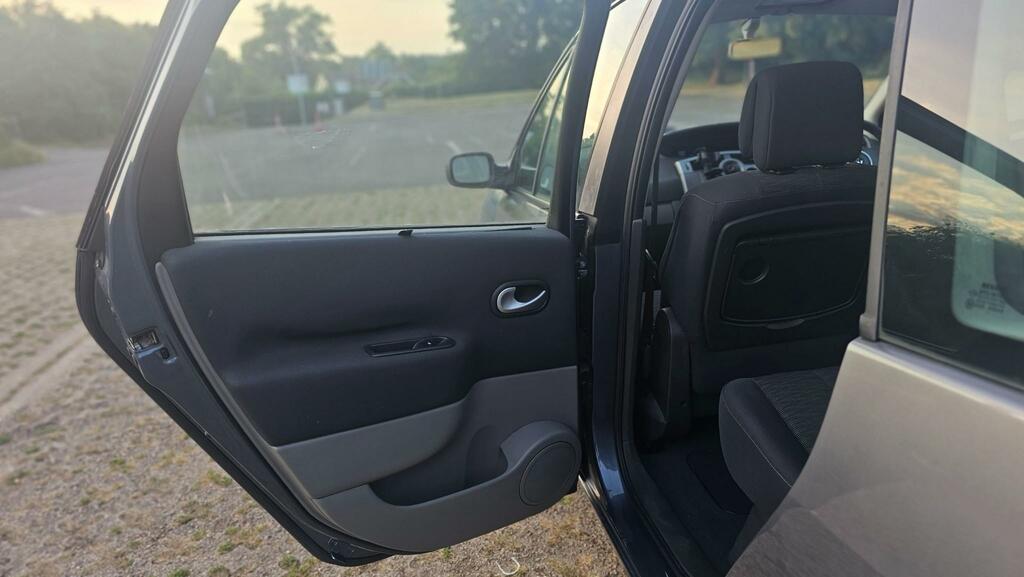 Renault Grand Scenic Hatchback Blue #14