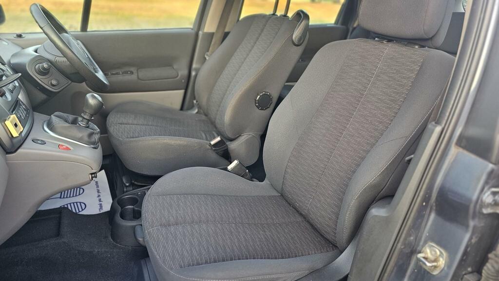 Renault Grand Scenic Hatchback Blue #22