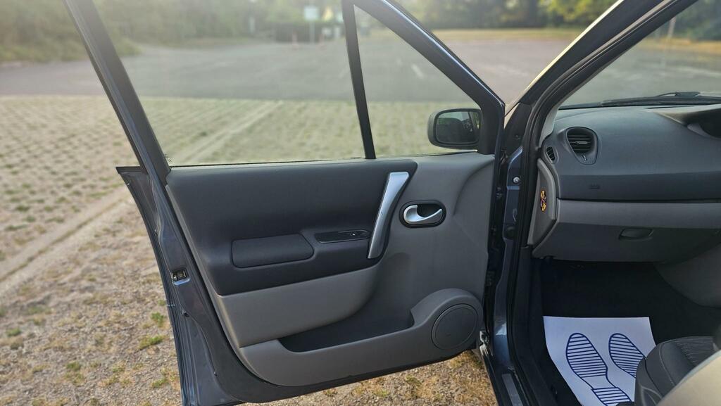 Renault Grand Scenic Hatchback Blue #15