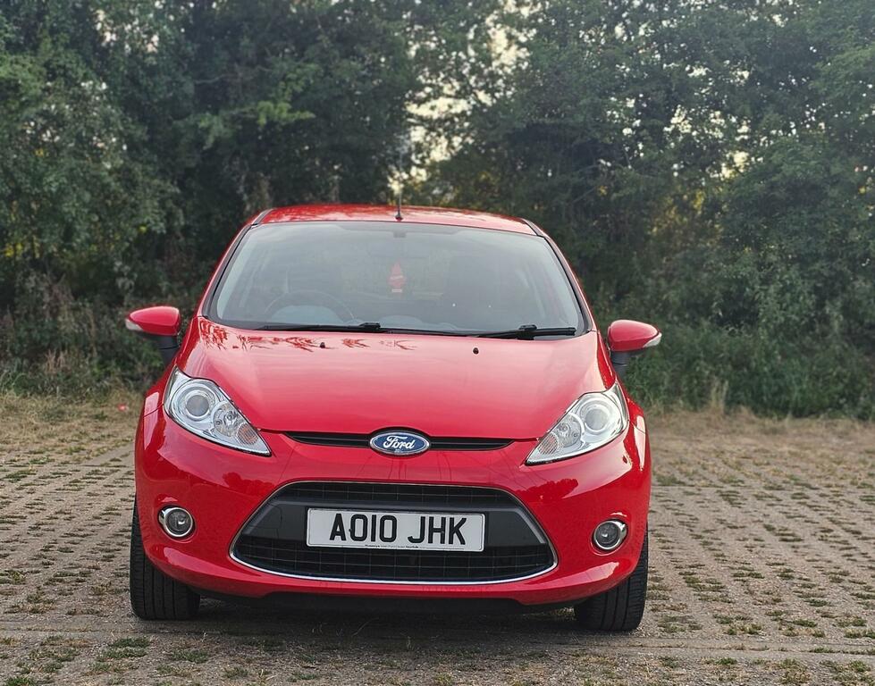 Ford Fiesta 1.25 Zetec Hatchback AO10JHK Red #2