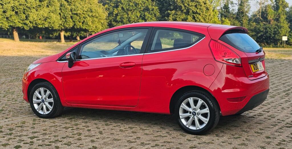 Ford Fiesta 1.25 Zetec Hatchback AO10JHK Red #5