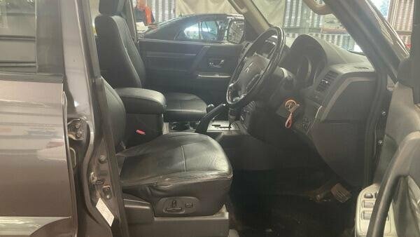 Mitsubishi Shogun Suv Silver #9