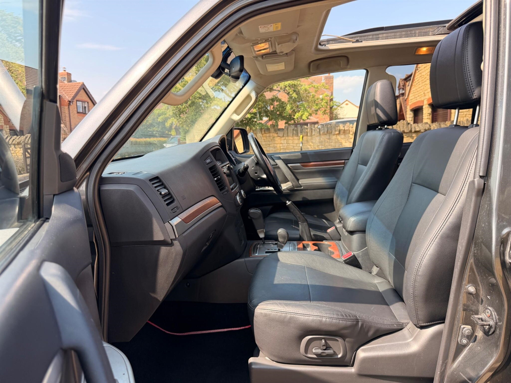 Mitsubishi Shogun 3.2 Di-dc 197 Sg3 Grey #17