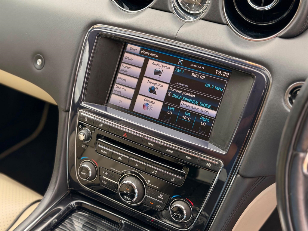Jaguar XJ Xj Portfolio V6 D Silver #41