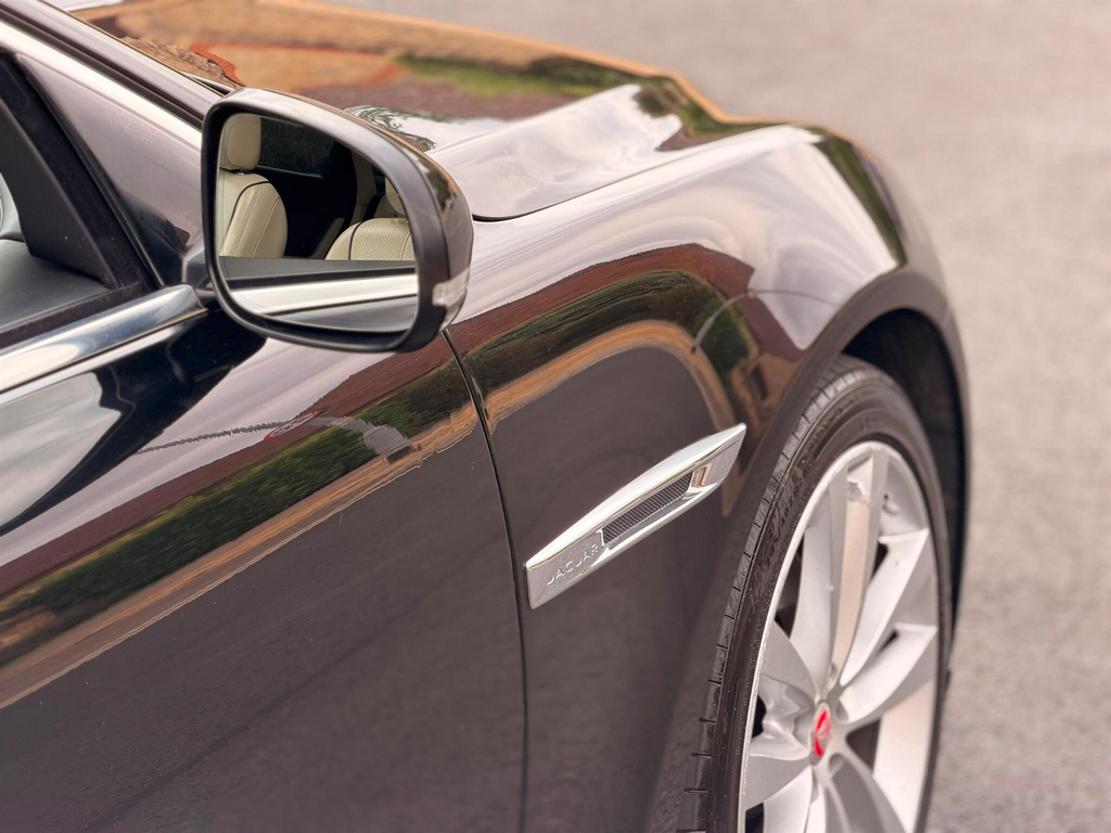Jaguar XJ Xj Portfolio V6 D Silver #17