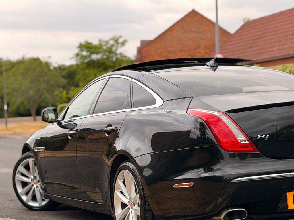 Jaguar XJ Xj Portfolio V6 D Silver #14