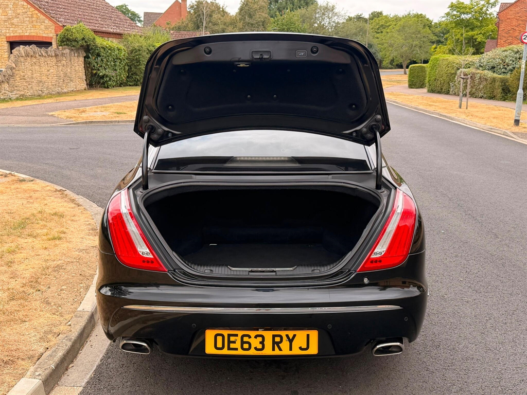 Jaguar XJ Xj Portfolio V6 D Silver #50