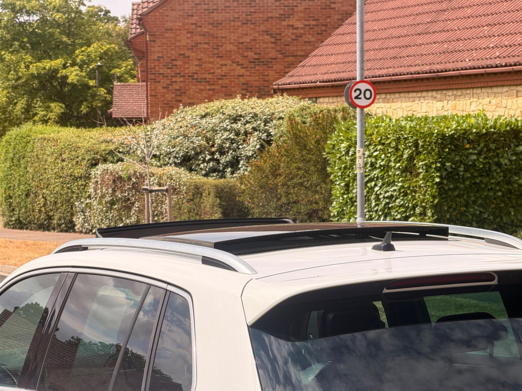 Volkswagen Tiguan Tdi Bluemotion Tech Se Navigation White #15