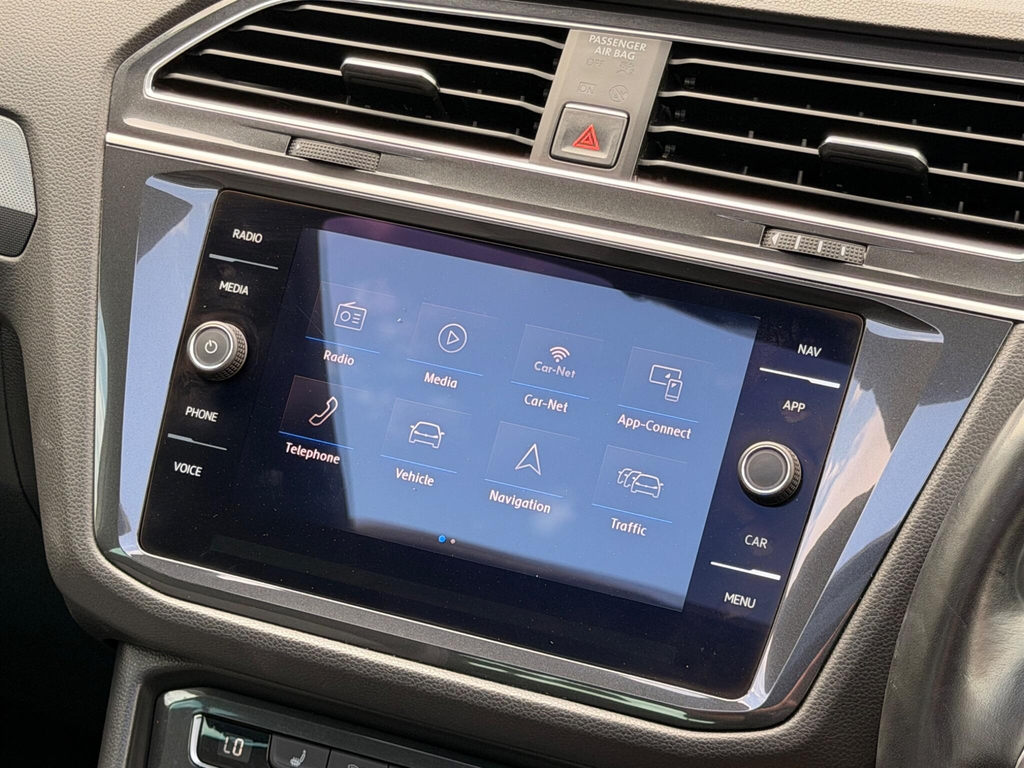 Volkswagen Tiguan Tdi Bluemotion Tech Se Navigation White #49