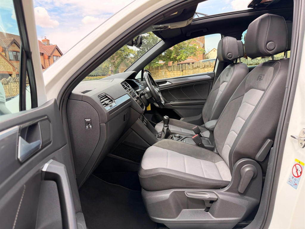 Volkswagen Tiguan Tdi Bluemotion Tech Se Navigation White #25