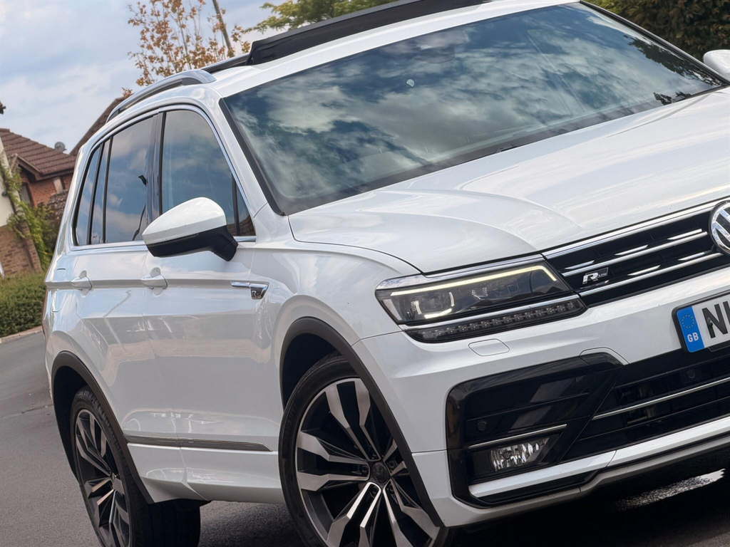 Volkswagen Tiguan Tdi Bluemotion Tech Se Navigation White #9