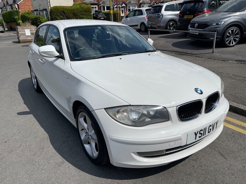 BMW 1 Series 118D Sport White #2