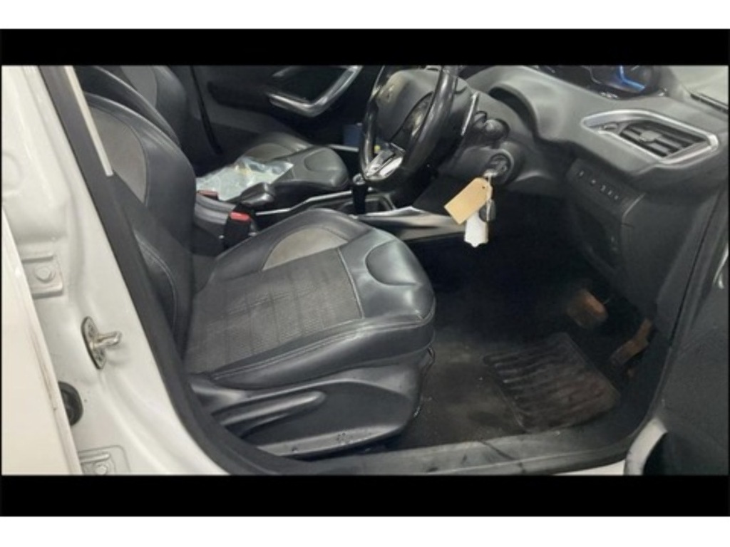 Peugeot e-2008 E Hdi Black #9