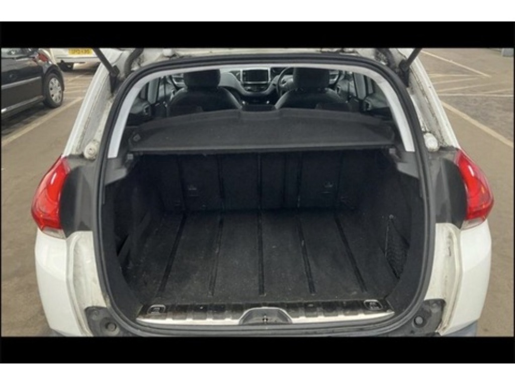 Peugeot e-2008 E Hdi Black #8