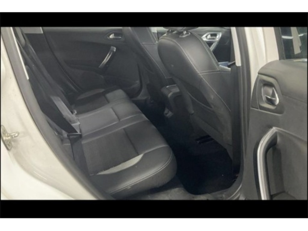 Peugeot e-2008 E Hdi Black #10