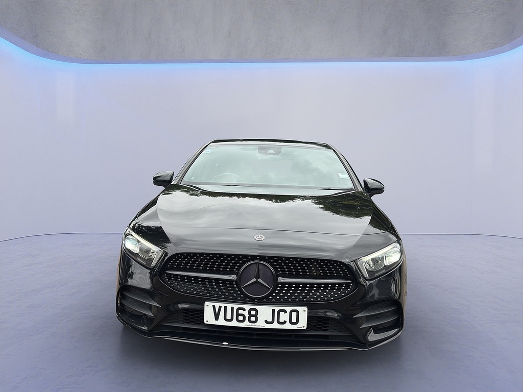 Mercedes-Benz A Class A200 Amg Line VU68JCO Black #2