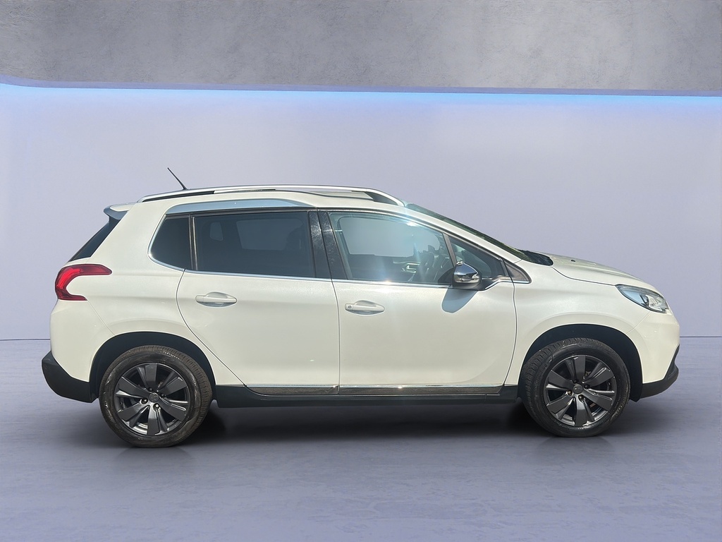 Peugeot e-2008 E-vti Puretech Allure White #4