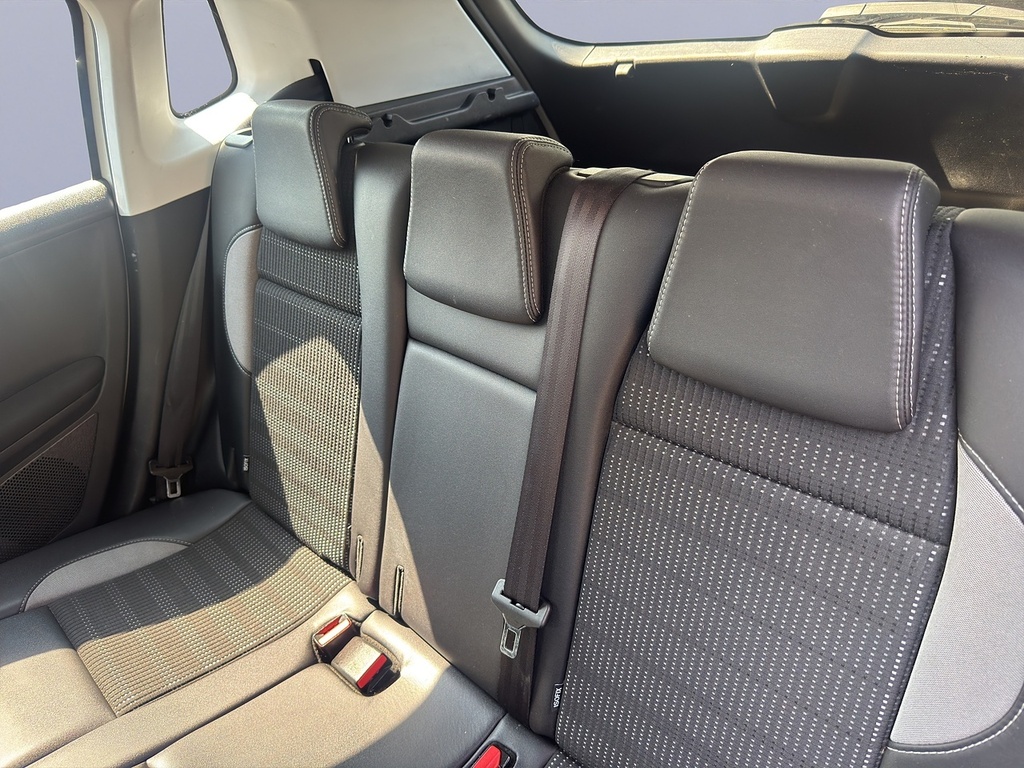 Peugeot e-2008 E-hdi Allure Black #18