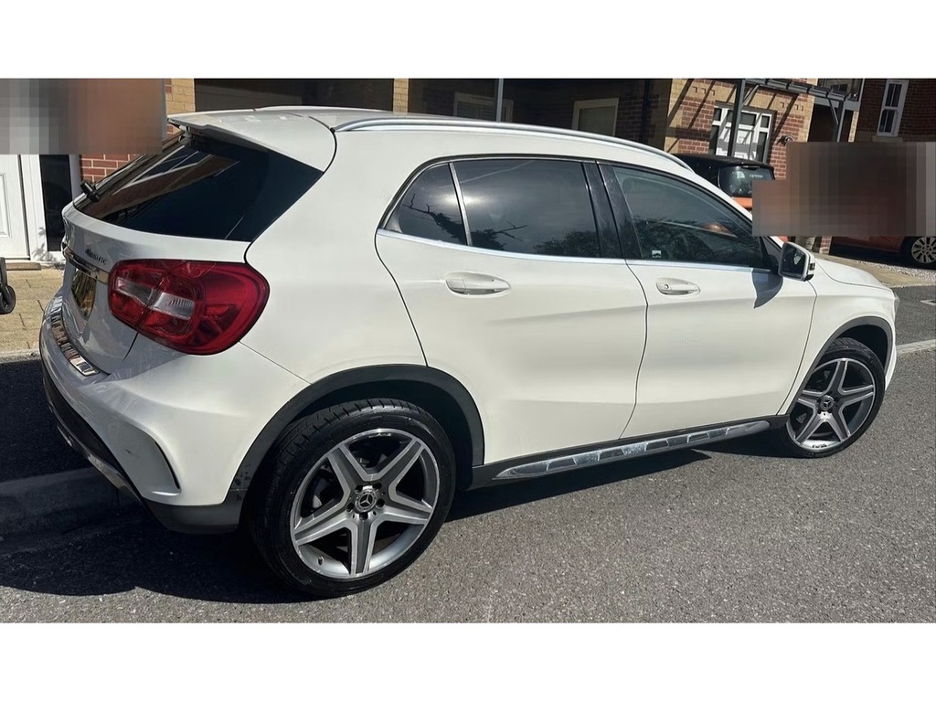 Mercedes-Benz GLA Class Gla220d Amg Line White #3
