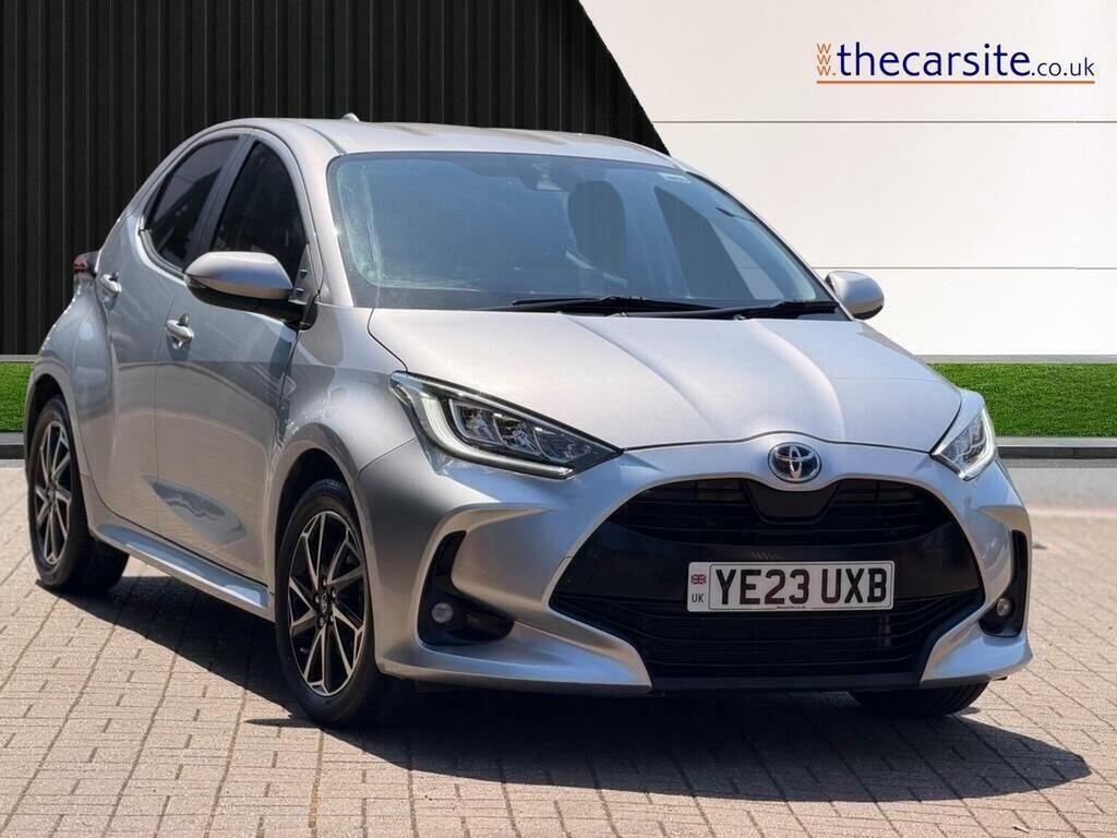 Toyota Yaris Hatchback 1.5 Vvt-h Design E-cvt Euro 6 Ss Silver