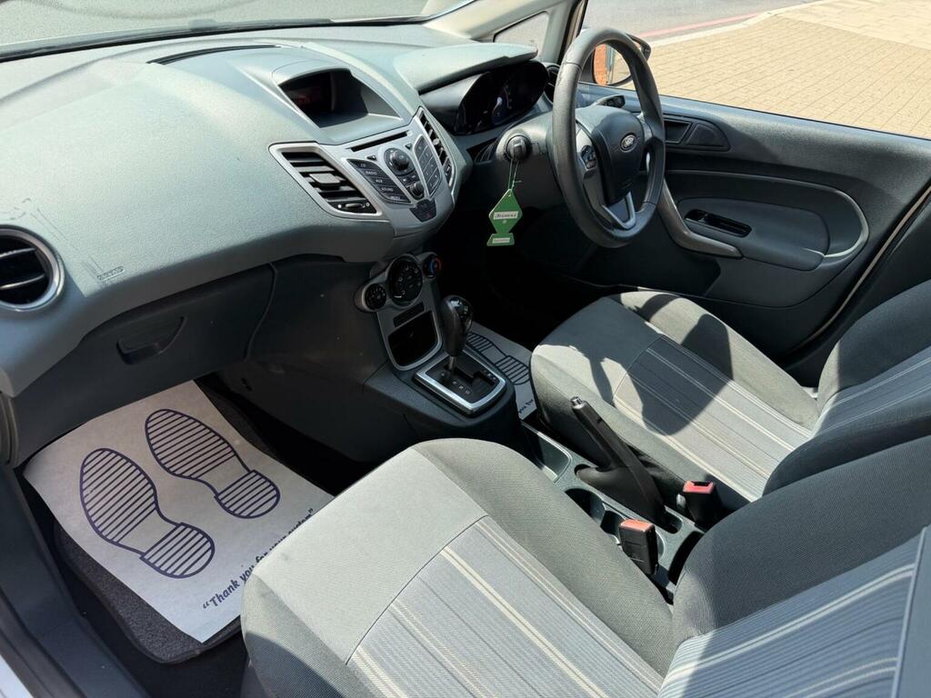 Ford Fiesta 1.4 Style Silver #6