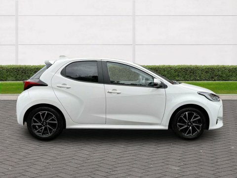 Toyota Yaris 2022 22 1.5 FY22BLN White #2
