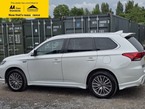 Mitsubishi Outlander 2.4H Twinmotor 13.8Kwh WV70SZR White #3
