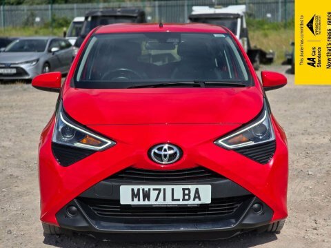 Toyota Aygo 1.0 Vvt-i X-play MW71LBA Red #2