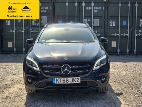 Mercedes-Benz GLA Class 1.6 Gla180 Urban KT68JKZ Black #2