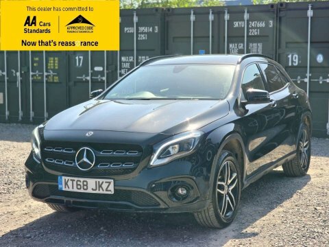 Mercedes-Benz GLA Class 1.6 Gla180 Urban KT68JKZ Black #3